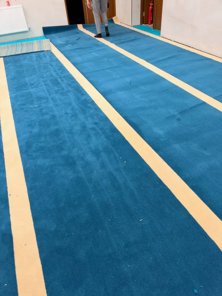 The new rows running towards the door.